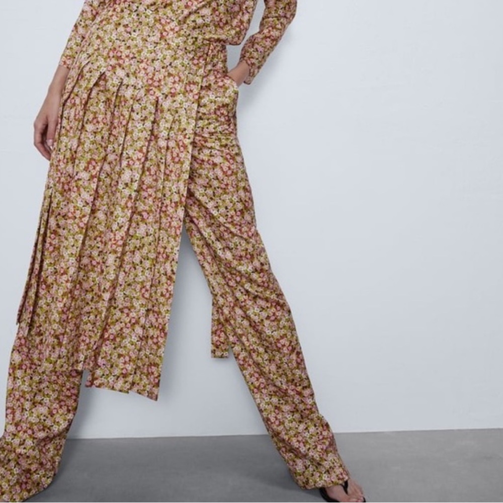 Zara floral print pleated skirt pants